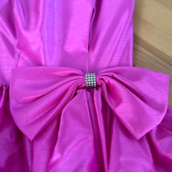 Dress - Picture 2 of 5